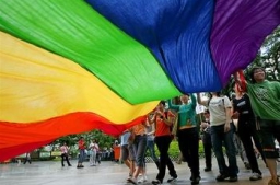 主流社會未接納同性戀 立法會否決《同志平權》諮詢