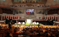 華人醫生美南浸信會年會之邀 見證震撼全場