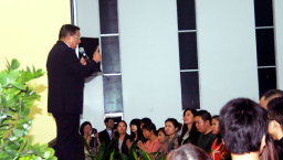 「中國麥當勞之父」朱源和深圳分享苦難如何見神恩