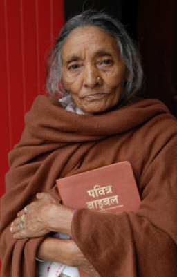 尼泊爾聖經熱銷 社會動蕩促使人尋找希望