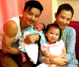 主內藝人張晉蔡少芬再添一女 全家福顯溫馨