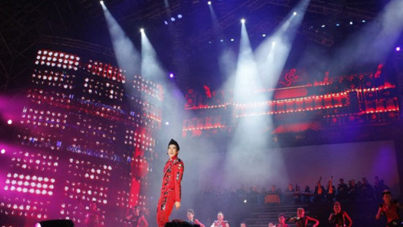 王力宏上海「火力全開」捐雅安百萬表愛心