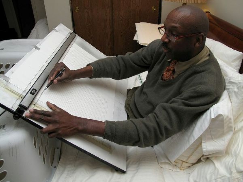 紐約花甲男子四年完成手抄欽定本聖經