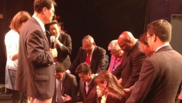 讚美之泉五名成員被按立 服事越甘甜