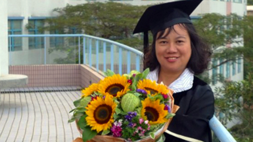 為出生女兒繫黑絲帶 母親侃談社關情