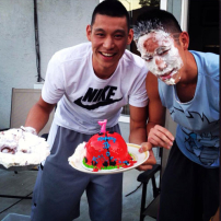 林書豪胞弟慶生遭砸蛋糕 兄弟情深羨煞旁人