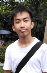 公義燒不盡 風中吹又生 教徒雨中燃亮使命