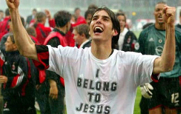 足球先生結束訪華 虔誠信仰受關注