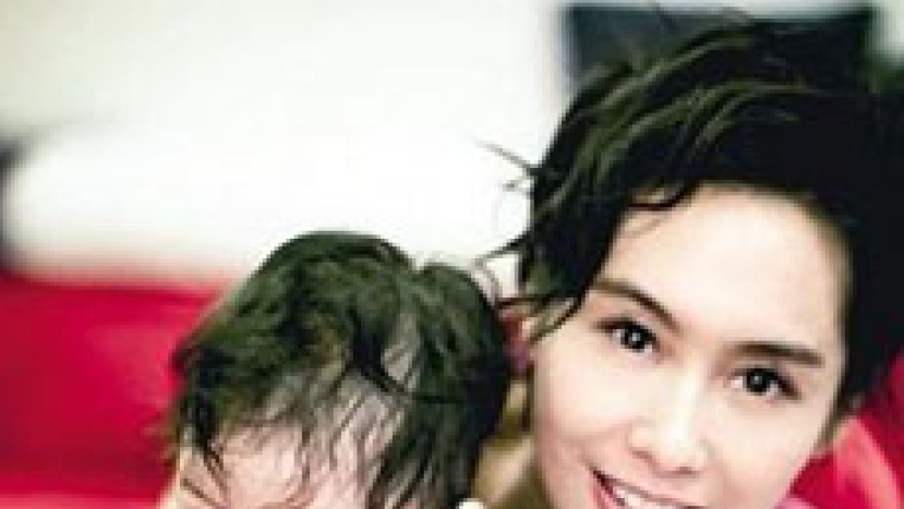 朱茵出書談未婚‧懷孕‧生女歷程