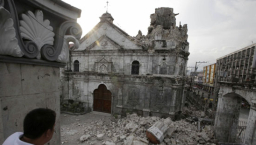 菲律賓地震至少93人喪生 教堂受損嚴重
