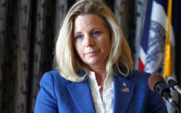 美國前副總統錢尼兩千金為同性婚姻隔空交火