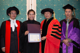 單車名將李慧詩獲網絡神學文憑