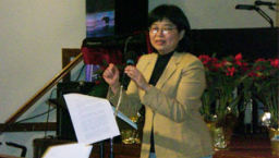 郝萬以嘉師母:耶穌之名勝過金銀