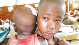 肯亞教堂恐襲血案後續:男嬰頭中彈待手術