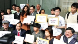 「和平佔中」昨遞交政改意見 有基督教團體行動支持