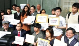 「和平佔中」昨遞交政改意見 有基督教團體行動支持