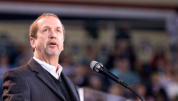 佛州超大型教會牧師婚姻出軌 主動引咎辭職