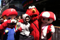 力克胡哲時代廣場宣傳《堅強活下去》反欺凌新書