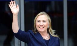 希拉莉角逐總統 表示深受《聖經》影響