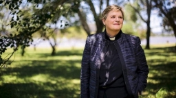 英國聖公會投票批准女性擔任主教