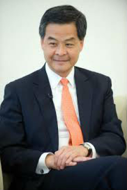 梁振英「沒任何經濟貢獻」論惹宗教體育界反彈