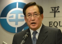 前高層束健銘：性傾向立法非當務之急 法律學者質疑平機會越權