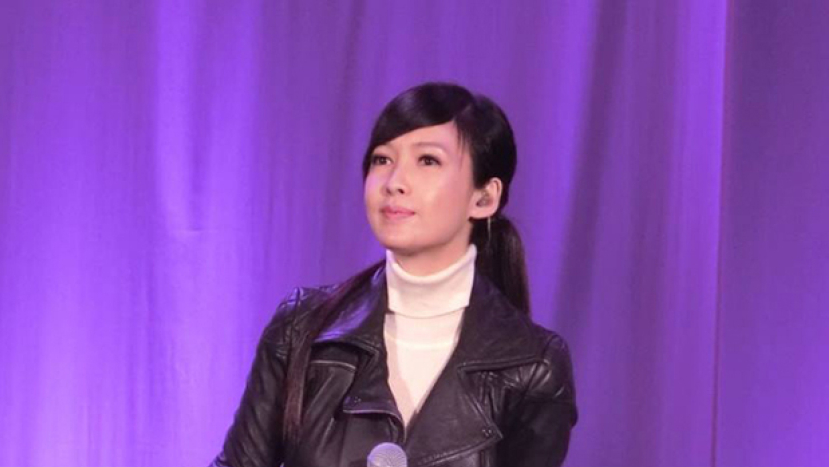 周慧敏分享聖誕真義 首次在崇拜公開演唱