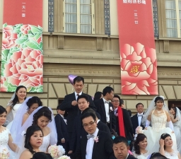 第三屆國際婚姻家庭節洛杉磯舉行 愈2000人再思婚姻真意