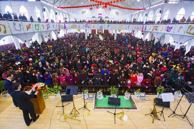 對華援助協會發佈《中國大陸境內基督教會和基督徒遭受政府逼迫的 2015年度報告》