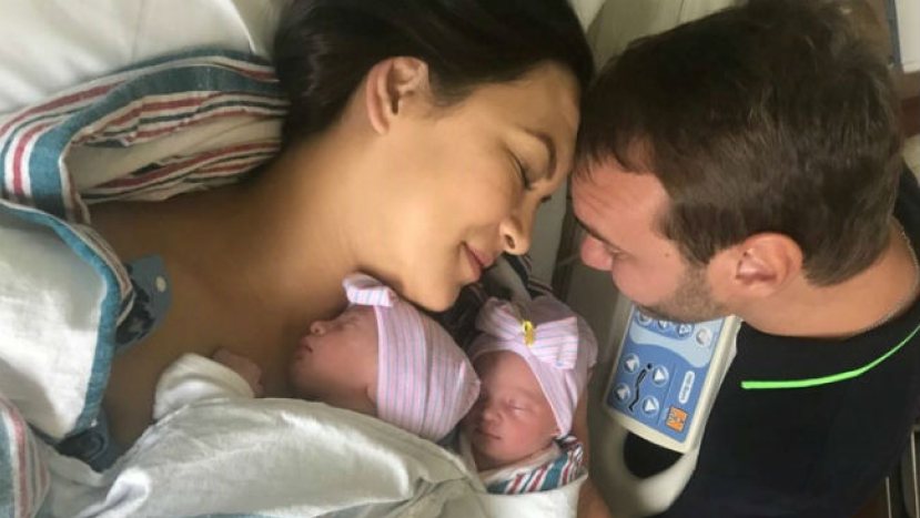 生命鬥士力克雙胞胎女兒出世：「感謝神的雙重祝福！」