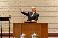 沒有權威的年代 譚文鈞牧師:教牧建立魅力權威