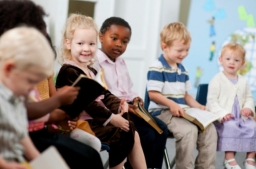 尊重宗教自由 英國取消監察主日學