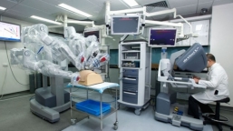 人工智能勝醫生？沈祖堯：人性關懷無可取代