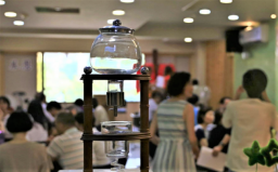 咖啡廳教會 活化空間連接社區