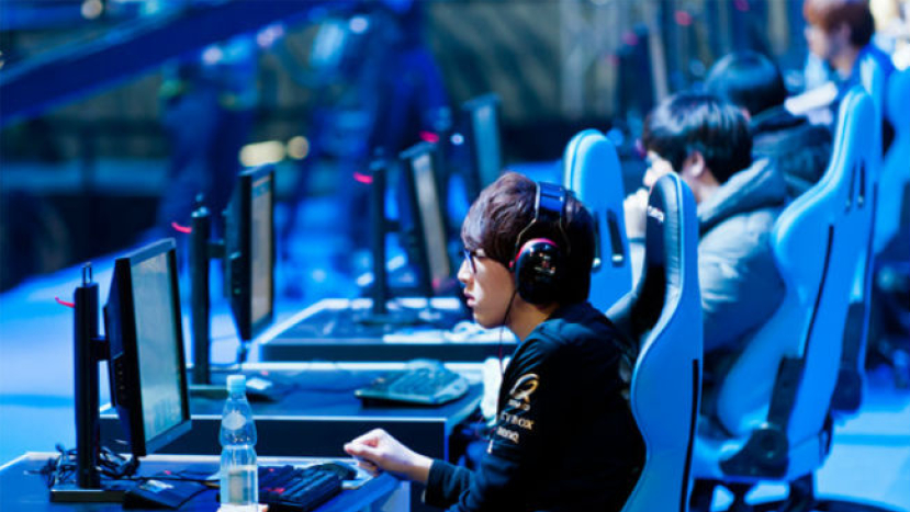 青年日打機6小時溫書6分鐘 抄聖經寫日記終脫癮