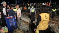 台鐵出軌事故逾半乘客死傷 教會聯合助尋人