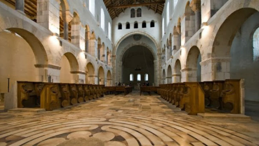 領袖高瘋會辦登「明陣」 操練耶穌禱文