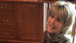 《輪椅上的畫家》瓊妮治癌之旅：基督與我度過這場苦難