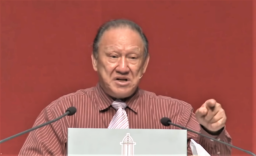 印尼家庭講座論真愛 唐崇榮牧師:勇救佳人才是愛