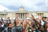 英國上千信徒齊集廣場 五旬節求主佑國