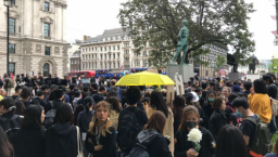 聖詩飄揚海內外 和平呼喚二百萬遊行者