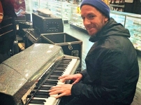 Hillsong敬拜領袖信仰「搖搖欲墜」稱「真理不只有上帝版本」