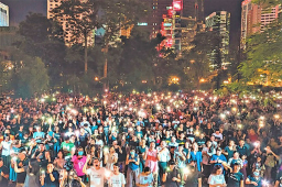 一萬七千基督徒集會 默哀頌詩冀香港現民主