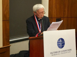 陈日君获颁自由奖 吁纪念中港民主斗士亡者