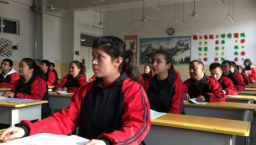 新疆再教育營拘禁穆斯林少數族裔