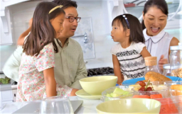 治療師抗疫家庭短片 籲夫婦每日五分鐘集結正能量