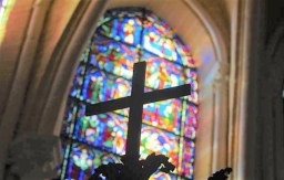 從KTV小姐到建立縣城第一間教會：布依族女孩的故事