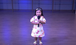 兩歲菲律賓女童詩歌振奮抗疫 七百萬人點擊