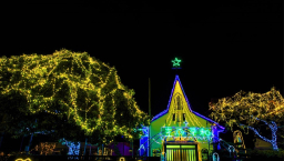 日本長崎縣教堂迎聖誕 掛漢字燈飾祈平安