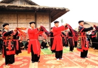 神蹟治癒信主 越南牧師駕摩托車牧養山區二百家庭